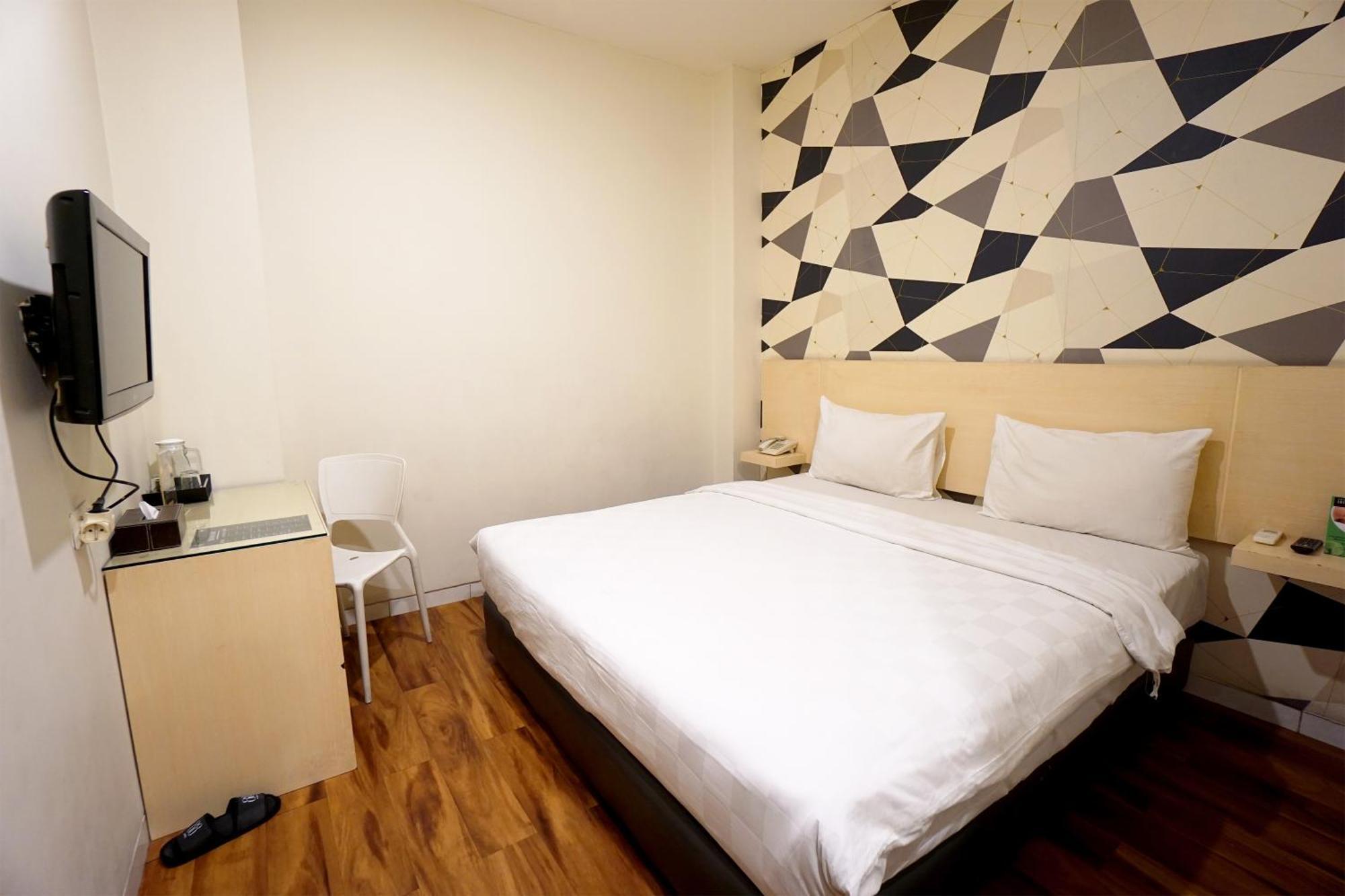 Hotel 88 Mangga Besar Raya 120 Jakarta By Wh Exterior foto